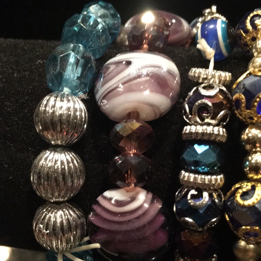 NWOT set of 6 Bohemian stretch bracelets - Picture 2 of 3